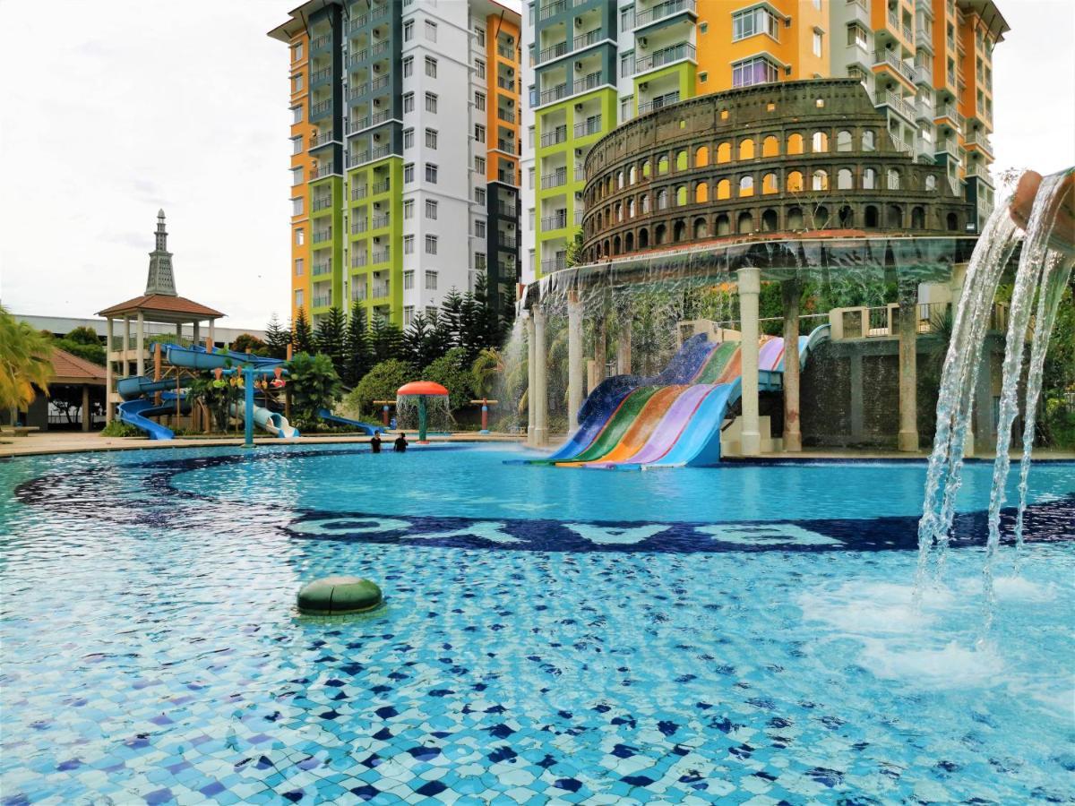 B - Lagoon Water Themepark Suite Melaka Town Extérieur photo