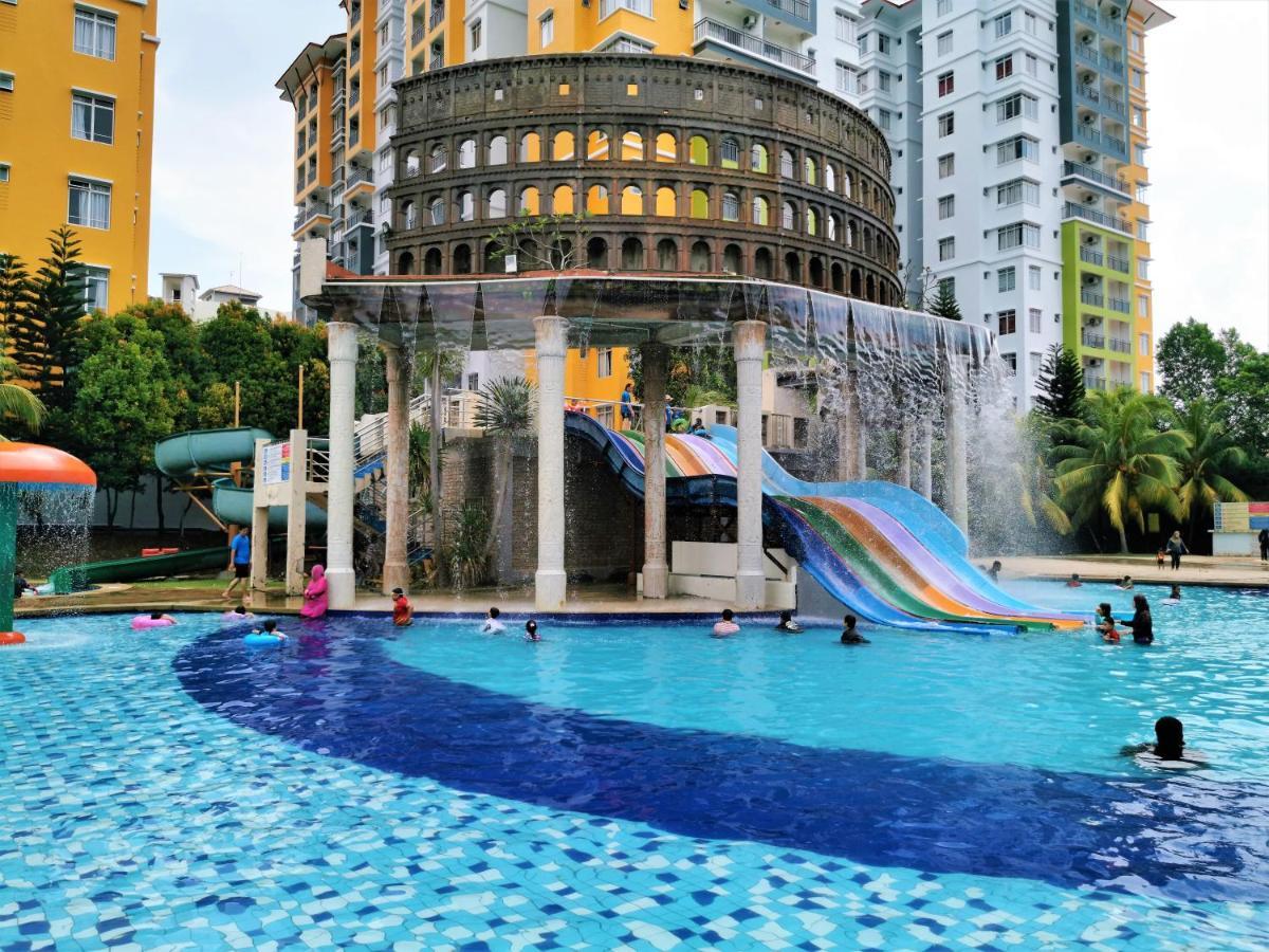 B - Lagoon Water Themepark Suite Melaka Town Extérieur photo