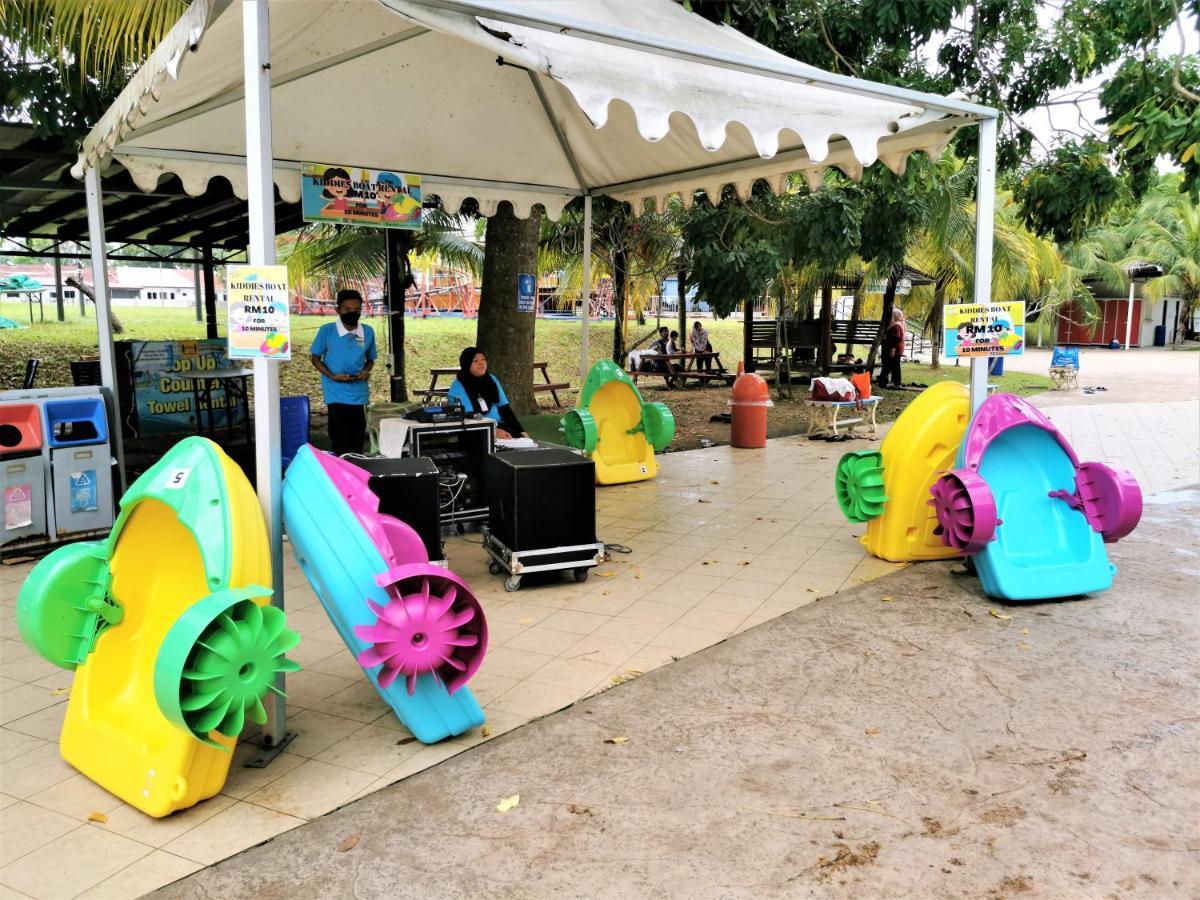 B - Lagoon Water Themepark Suite Melaka Town Extérieur photo