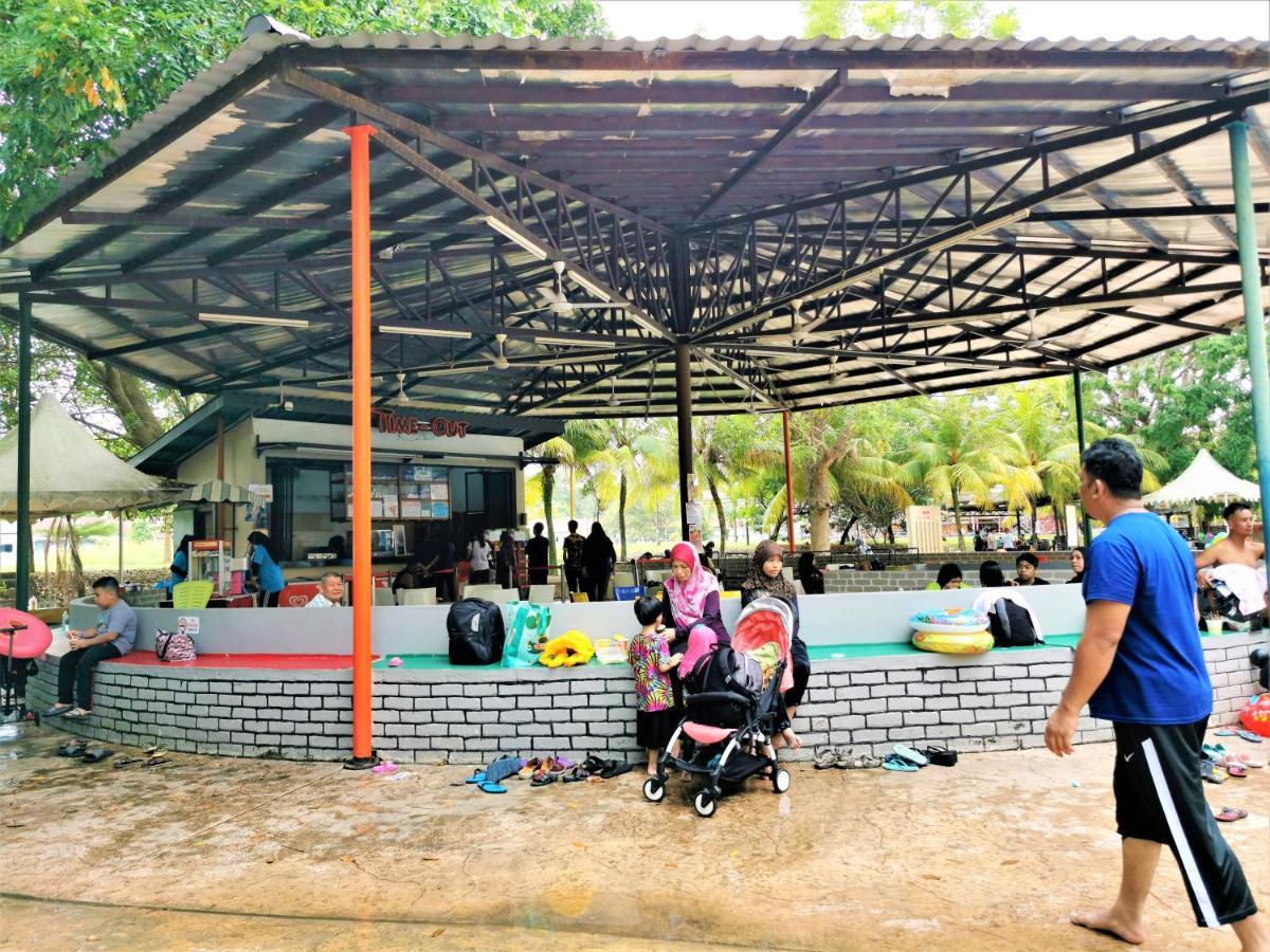 B - Lagoon Water Themepark Suite Melaka Town Extérieur photo