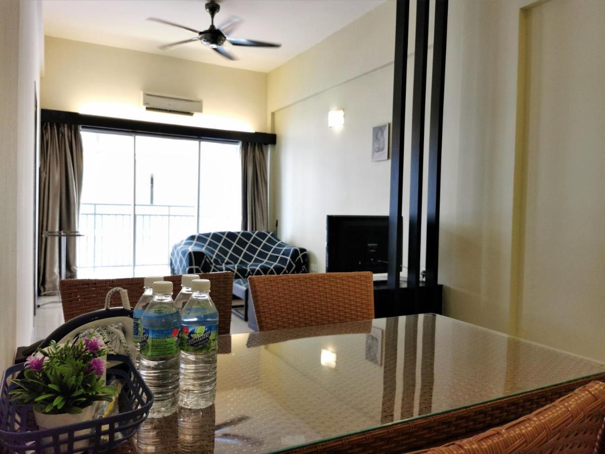 B - Lagoon Water Themepark Suite Melaka Town Extérieur photo