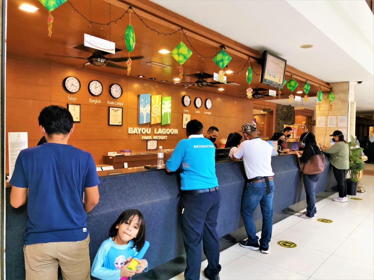 B - Lagoon Water Themepark Suite Melaka Town Extérieur photo