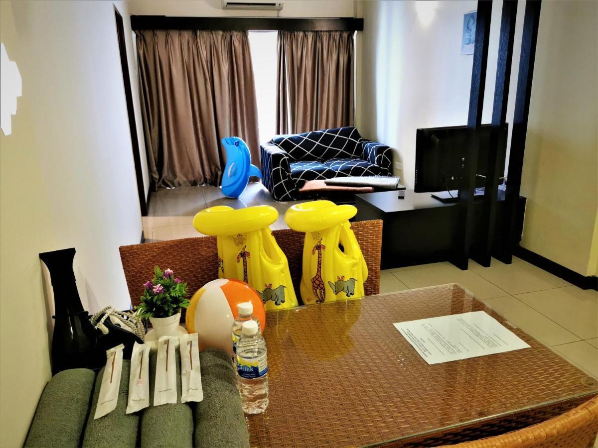 B - Lagoon Water Themepark Suite Melaka Town Extérieur photo