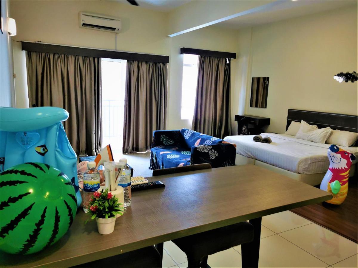 B - Lagoon Water Themepark Suite Melaka Town Extérieur photo
